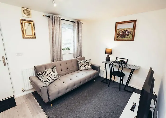 Snug 1Br Apt, Self Check In, Parking, By Derbnb
