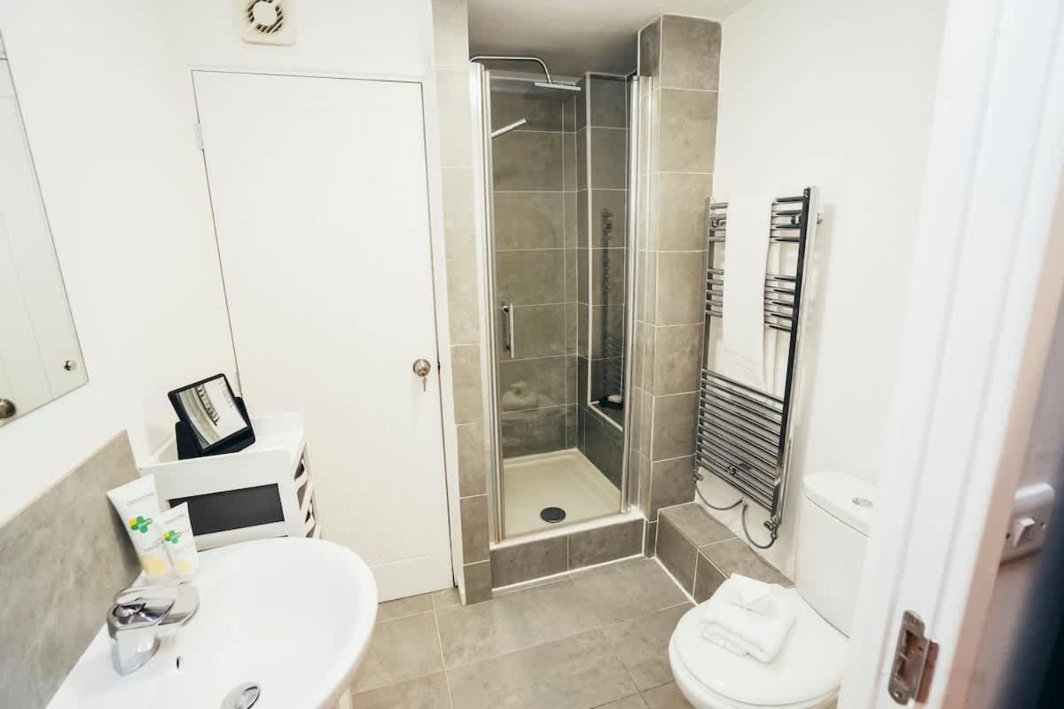 Snug 1br Apt, Self Check In, Parking, By Derbnb Apartment